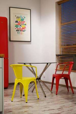 Stuhl Paris Arms gelb inspiriert von Tolix